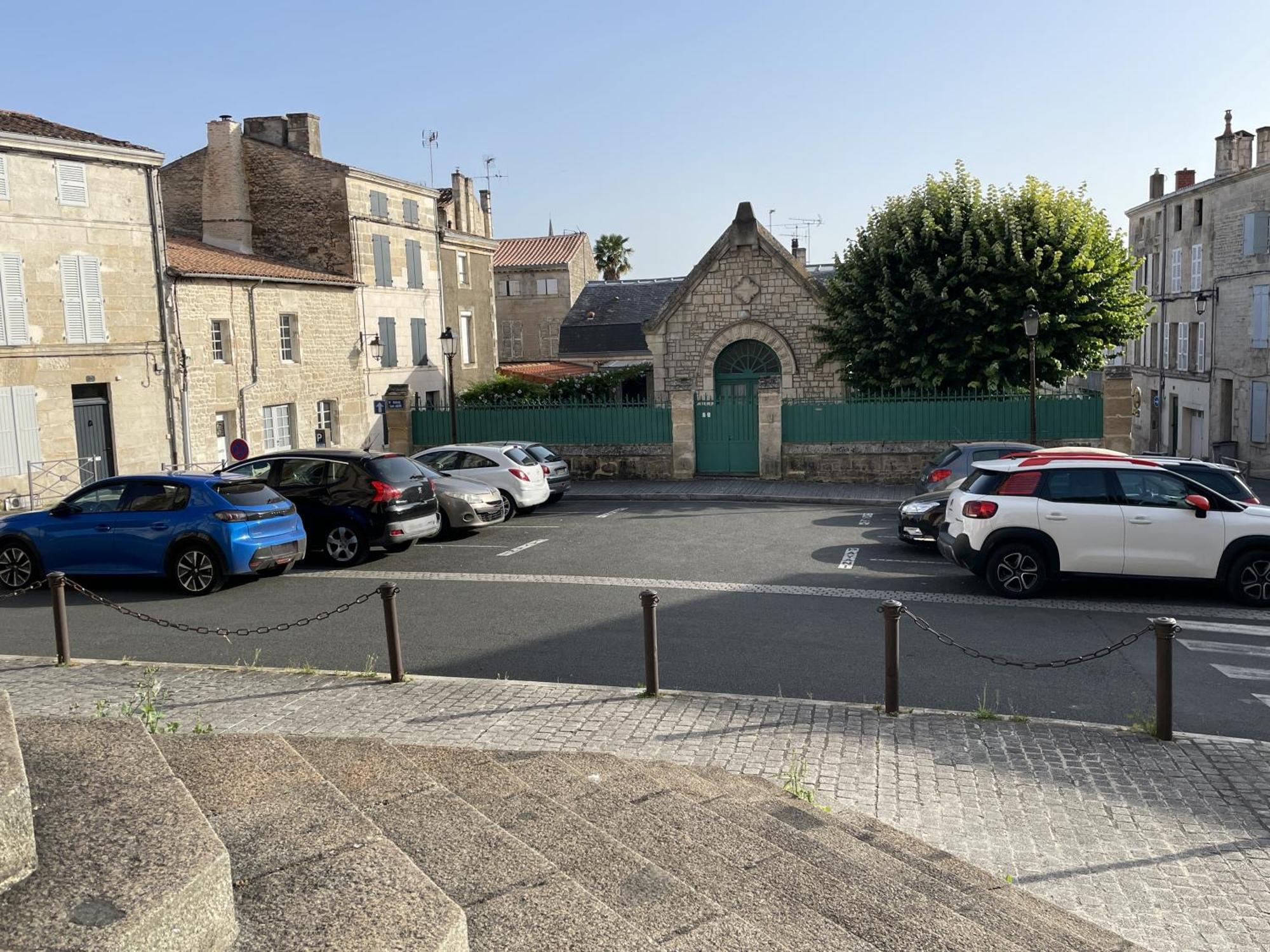 Chez Jean-Yves Et Zoe - La Boheme - Au Calme, Tres Propre, Proche Parkings Apartment Niort Bagian luar foto